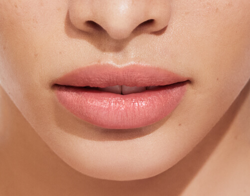 tratamiento de belleza en los labios